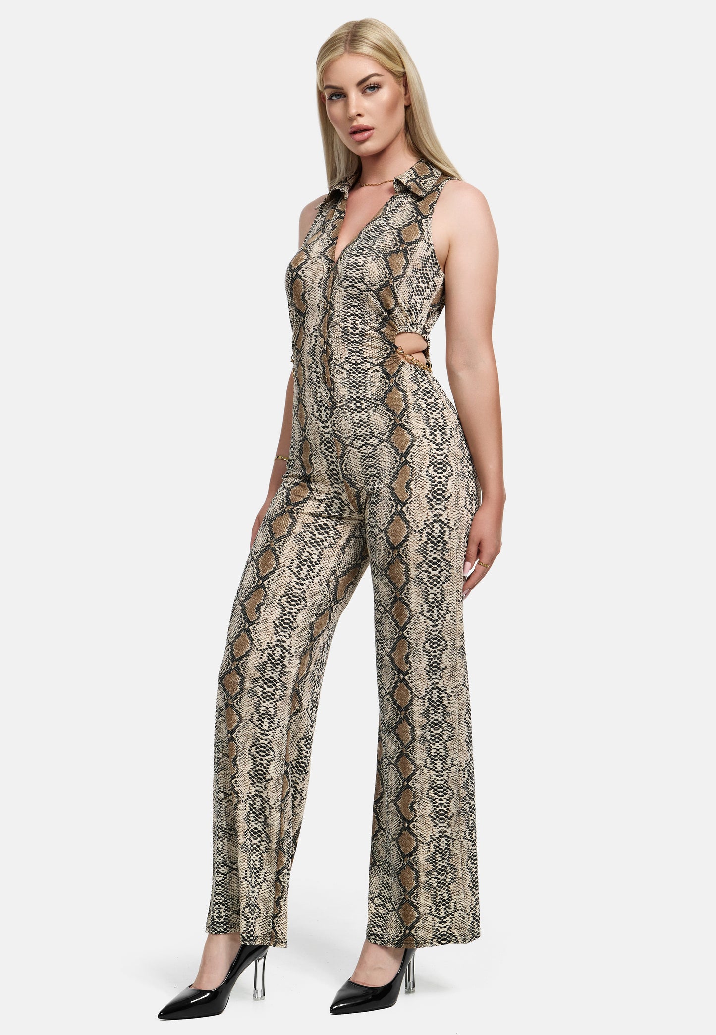 LAYLA JUMPSUIT SNACK - WITH GOLDEN DETAILS AND CUT OUT